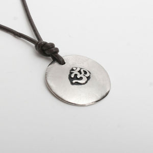 Pewter OM Pendant Sanskrit symbol Hindu Yoga Reiki Art - Zulasurfing Jewelry
 - 2