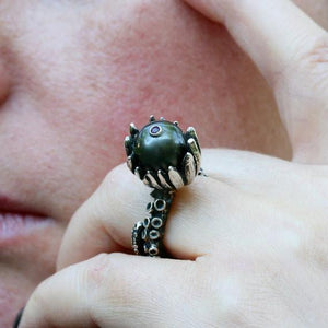 Octopus tentacle ring with a black tahitian pearl and a ruby set - Zulasurfing Jewelry
 - 3