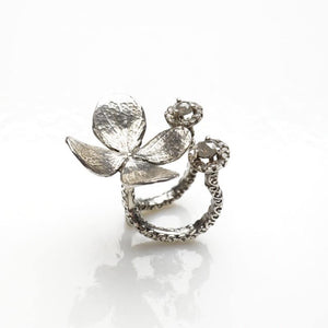 Delicate flower sterling silver ring with diamonds - Zulasurfing Jewelry
 - 2