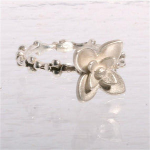 Delicate Sterling silver Flower ring size 7 - Zulasurfing Jewelry
 - 2