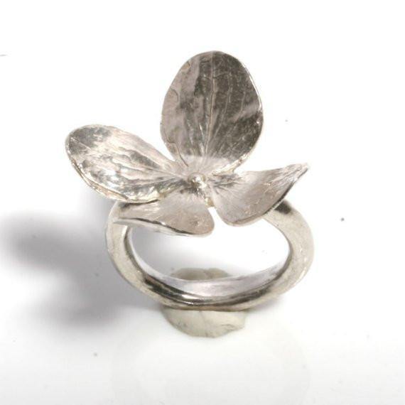 Sensational 4 petal flower sterling silver leaf ring size 6 - Zulasurfing Jewelry
 - 1