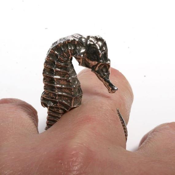Seahorse ring Sterling Silver with Diamonds eyes - Zulasurfing Jewelry
 - 4