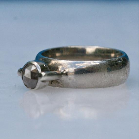 Sterling Silver and a Rose Cut Diamond Ring size 6 - Zulasurfing Jewelry
 - 2