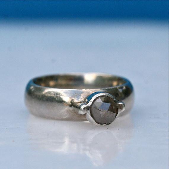 Sterling Silver and a Rose Cut Diamond Ring size 6 - Zulasurfing Jewelry
 - 3