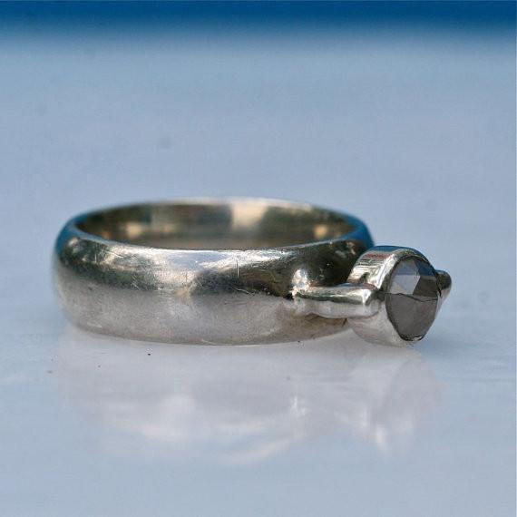 Sterling Silver and a Rose Cut Diamond Ring size 6 - Zulasurfing Jewelry
 - 4
