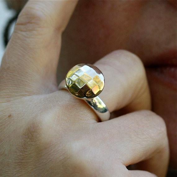 Sterling silver ring with a silver gold plated stone set atop size 6.5 - Zulasurfing Jewelry
 - 1