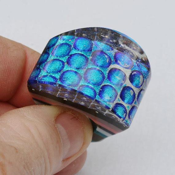 Dichroic glass Cocktail Blue Color Hand Carved ring size 6.5 - Zulasurfing Jewelry
 - 3