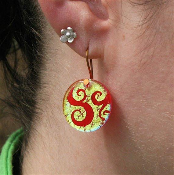 Dichroic glass scroll design earrings - Zulasurfing Jewelry
 - 2