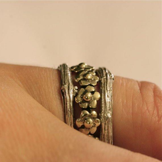 Silver Daisy and Branch Stack Ring Set - Zulasurfing Jewelry
 - 2